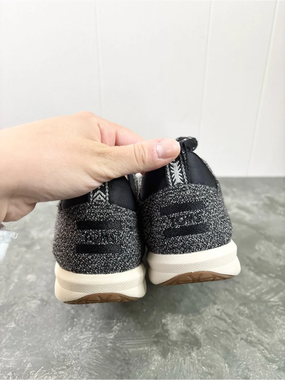 Toms Terry Cloth Cabrillo Comfort Sneaker 10012420 Womens Sz 6.5 white Black